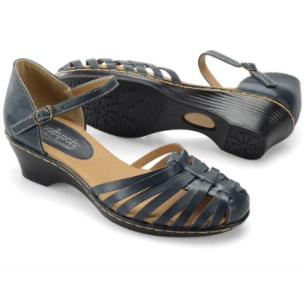 NWOT Comfortiva SoftSpots Tatianna Huarache Sandals Navy Blue 11 N Narrow